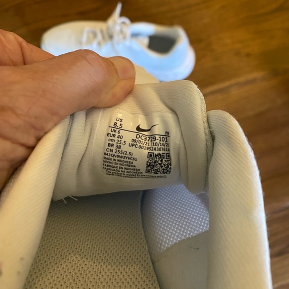 Worn twice!! In amazing shape. Incredibly comfortable. - Picture 4 of 6